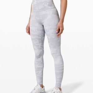 Wunder Under High Rise Tight 28” Luxtreme Leggings White/Grey Camo Print
